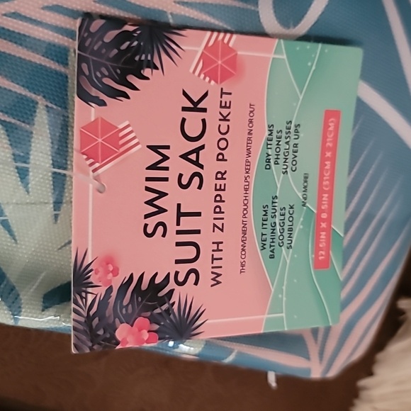 Swim pouch nwt - Picture 4 of 8